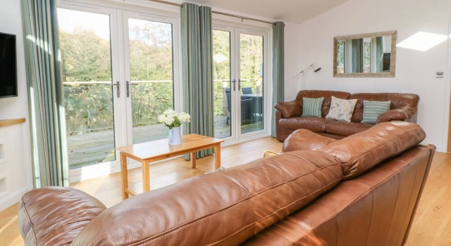 2 Miller's Island, Looe