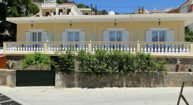 Chrysanthe's Apartments No2