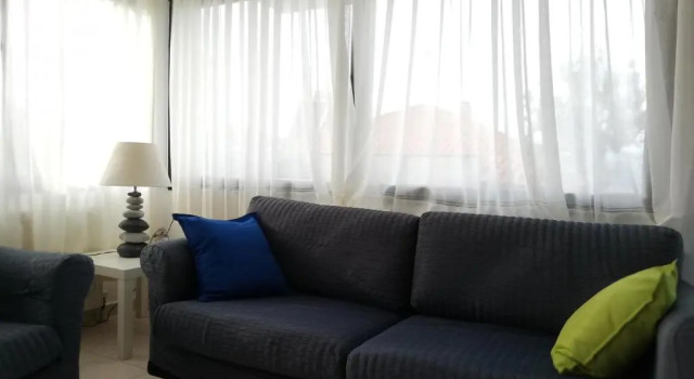 Коттедж Doras House comfortable apartment with a yard and view