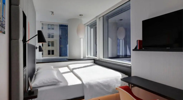 Номер Standard с видом на город citizenM Chicago Downtown