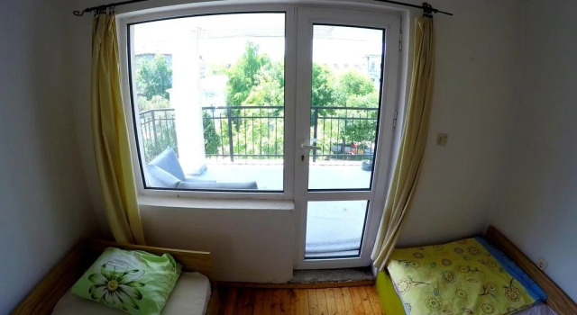 Funky Monkey Hostel, Забронировать Хостел Хостелы Пловдива, рядом с Roman Theatre Plovdiv, Хостел