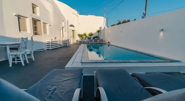 Santorini Fira Oasis, Забронировать Отель Тира Santorini Caldera, рядом с Музей досторического города Тира