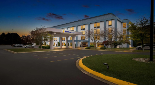 Hampton Inn Cadillac, Đặt Khách sạn Cadillac Michigan
