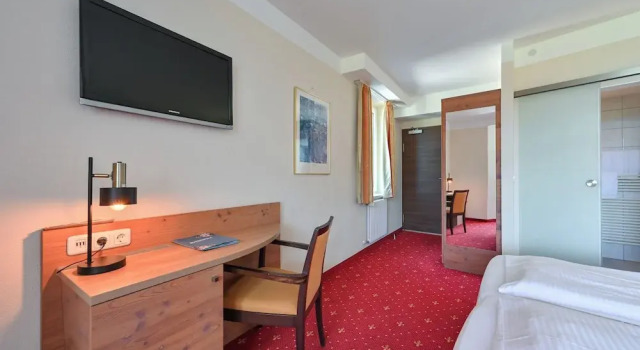 Двухместный номер Standard с балконом и с видом на озеро Rothenfels Panorama Hotel