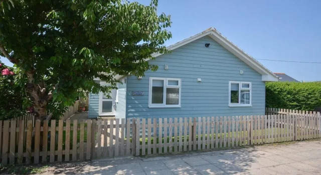 Шале Swallows Croyde 3 Bedrooms, Sleeps 6, Beach Chalet