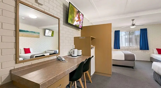 Четырёхместный номер Standard Comfort Inn on Main Hervey Bay