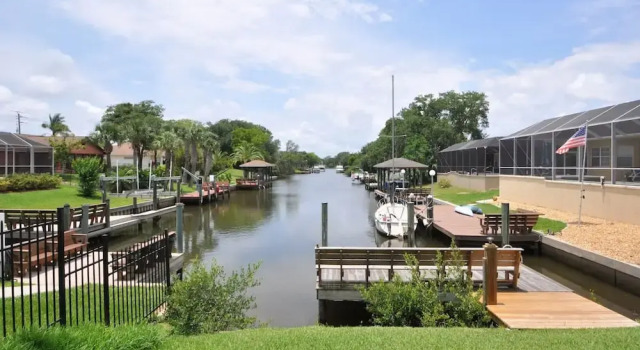 Salty Breeze Canal Front Pool Home W Boat Dock, Buchen Sie Ferienhaus Hotels in Palm Coast mit Frühstück, Frühstück