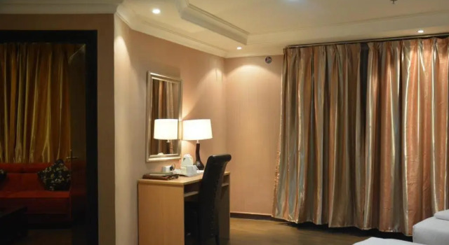 Люкс с 2 комнатами Shomookh Hotel