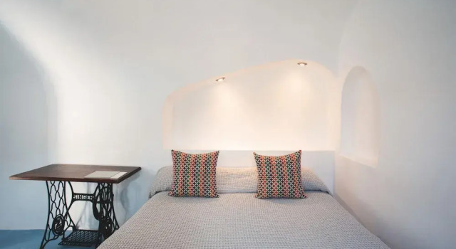 Remezzo Villas Santorini Studio, Забронировать Отель СПА-отели Имеровиглион, SPA-услуги