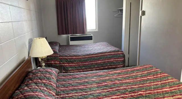 Четырёхместный номер Standard Viking Lamplighter Motel