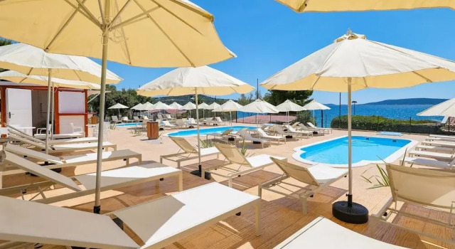 Апартаменты Apartments Medena in Seget Donji Trogir With Pools