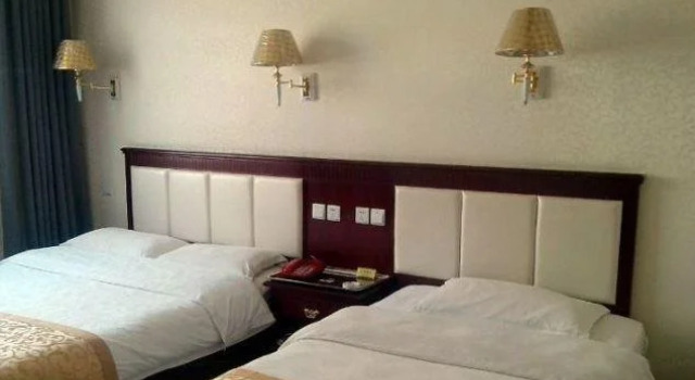 Huarong Tourist Hotel