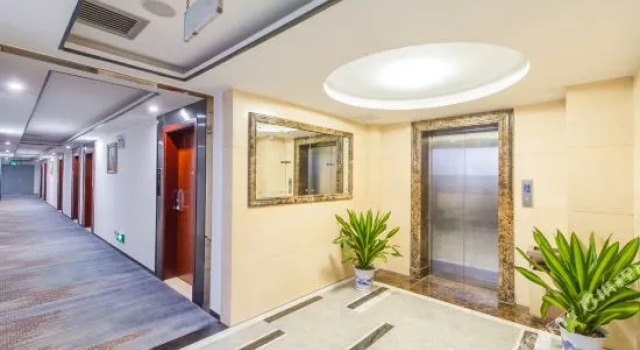 Yicheng Hotel (Guilin Wanfu Plaza)