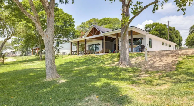 Lakefront Onalaska Home w/ Screened-in Porch!, Réserver Maison de vacances Onalaska Texas