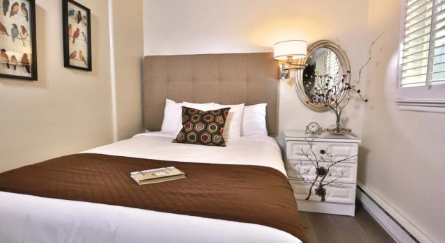 Pleasant Inn, Забронировать Мини-отель Отели Морро-Бэй с парковкой, рядом с Галерея ассоциации Морро-Бэй-Арт, Парковка