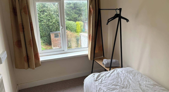 Tranquil Wolves Retreat With 4 Bedrooms, Varaa Lomakoti Mökit kohteessa Merseyside, Mökki