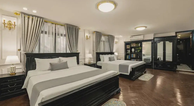 Четырёхместный номер Deluxe с видом на город Vina Vintage Hotel