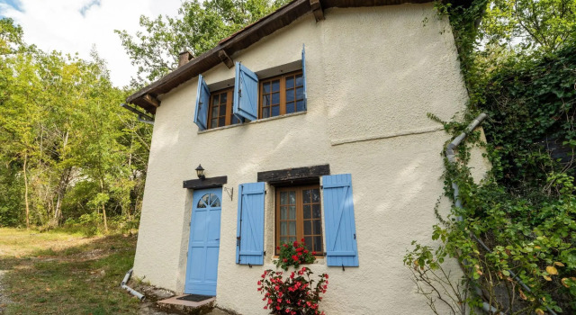 Cosy House With Spectacular Views and Private Pool