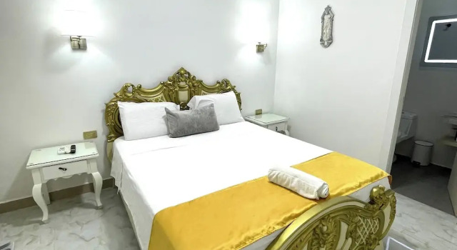 Hotel The Royalty Inn, Book Hotel Hotels in Guayas with Breakfast, Breakfasts