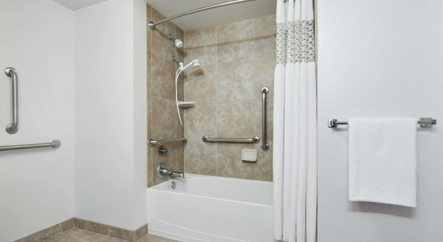 Четырёхместный номер Standard Hampton Inn & Suites Chicago/Mt. Prospect