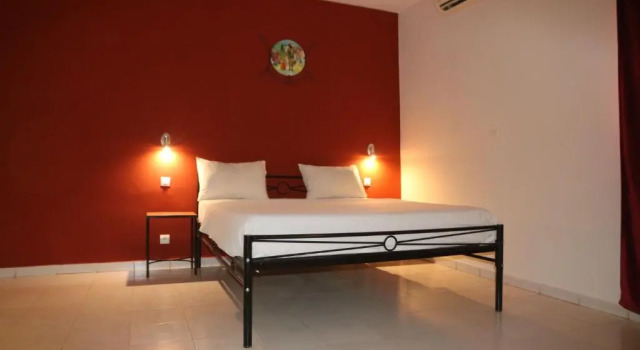 Hotel L'Hacienda, Rezervovat Hotel Hotely v Thiès s parkováním, Parkování