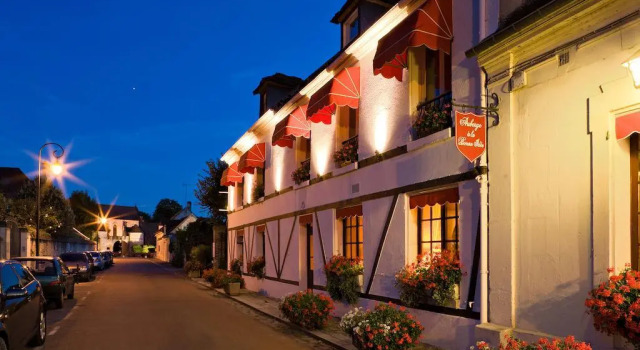 Auberge A La Bonne Idee, Book Hostel / Vandrerhjem Hoteller i Oise med parkering, Parkering