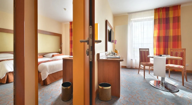 Семейный люкс с 2 комнатами Maxmilian Lifestyle Resort