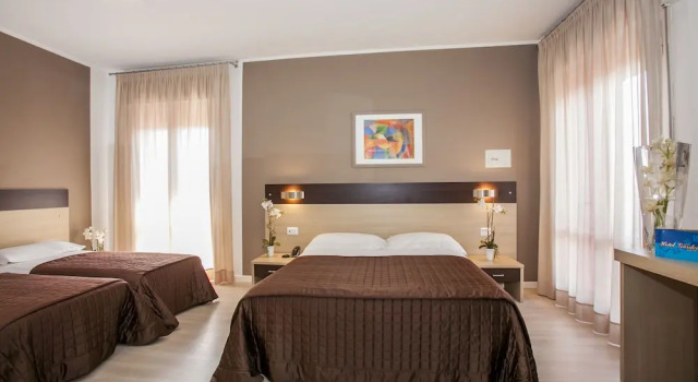 Семейный номер Standard с балконом Hotel Gardenia