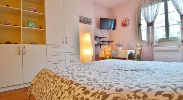 Studio Silva, Забронировать Отель Недорогие отели Тираны, рядом с Skanderbeg Square, недорого
