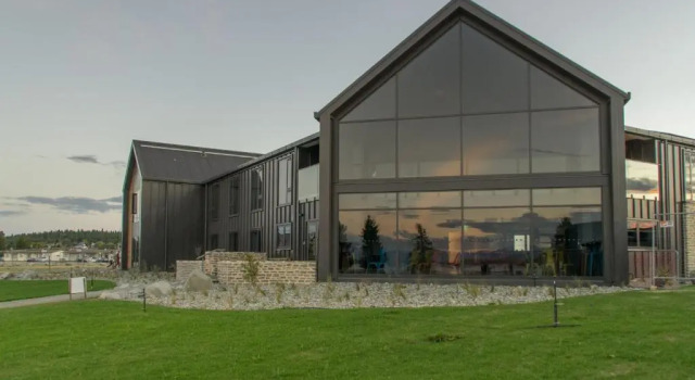 Кровать в общем номере Haka House Lake Tekapo