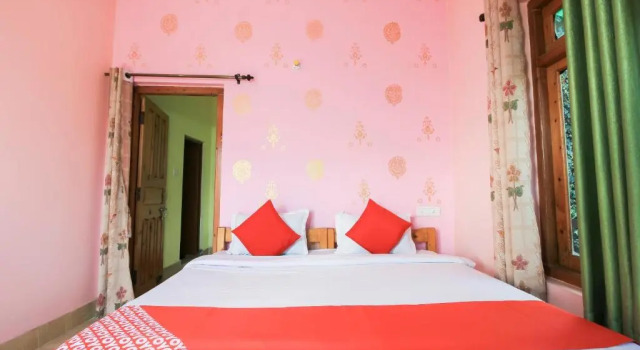 Hotel Urvashi Palace, Rezervovat Hotel Mussoorie Uttarakhand