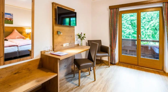 Двухместный номер Standard с балконом Hotel-Pension-Ostler