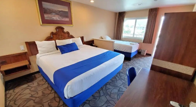 Полулюкс Colony Inn - North Hollywood - Hotel Near Universal Studios