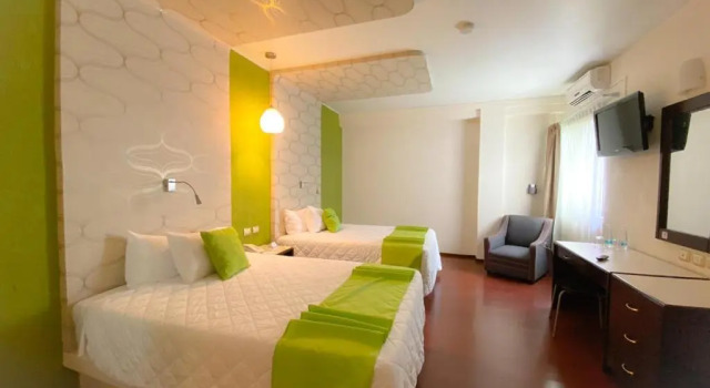 Habitación cuádruple Estándar Hotel Medrano Temáticas and Business Rooms Aguascalientes