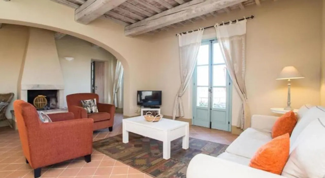 Hütte Luxury Resort with swimming pool in the Tuscan countryside, apartments with private outdoor area with panoramic view