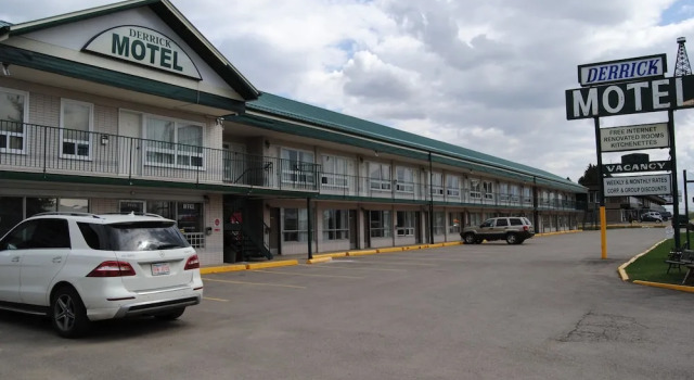 Derrick Motel, Prenota Motel Hotel a Alberta con parcheggio, Parcheggio