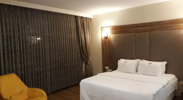 Двухместный номер Standard с балконом и с видом на город Tehran Boutique Hotel