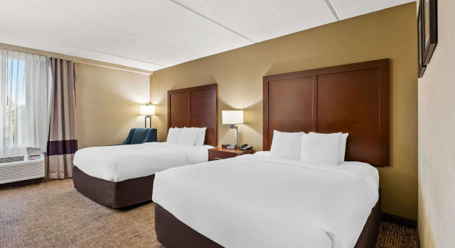 Четырёхместный номер Standard Comfort Inn & Suites Panama City North