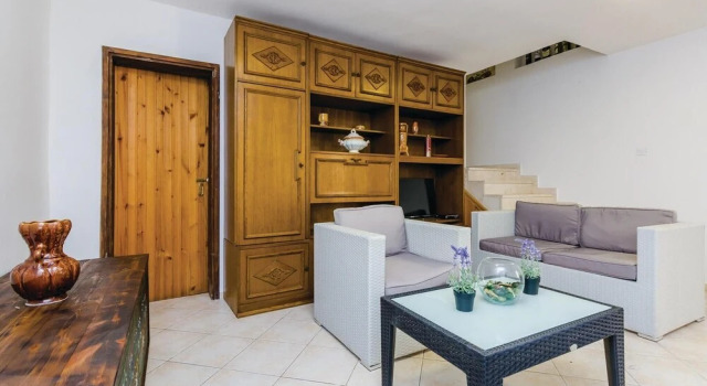 Stunning Home in Slano With Wifi, 2 Bedrooms and Outdoor Swimming Pool, Забронировать Отель Отели Региона Дубровника с парковкой, Парковка