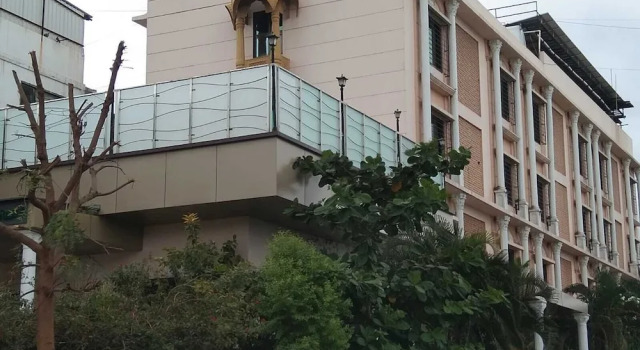 Saibaba International Supreme Hotel, Забронировать Отель Недорогие отели штата Махараштры, недорого