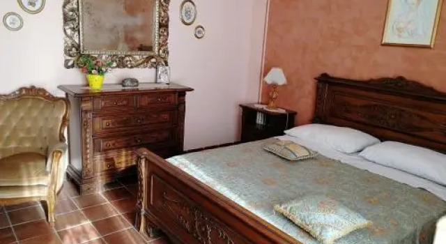 B&B Villa Carmen, Book Bed and Breakfast Hoteller i Sant'Alessio Siculo med parkering, Parkering