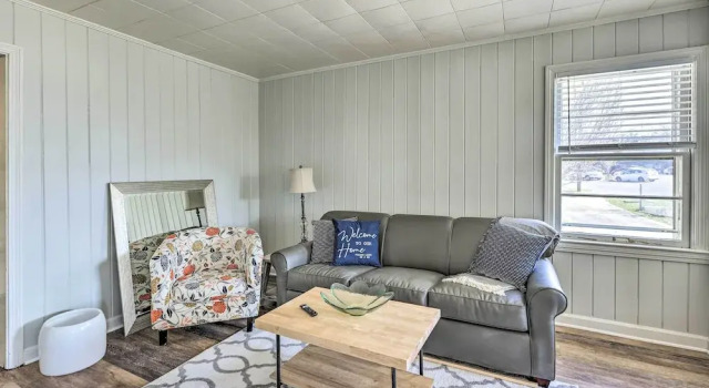Inviting House 2 Mi to University of Alabama!, Book Feriehus SPA-hoteller i Tuscaloosa, SPA