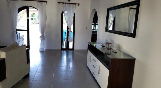 Villa 6 Bedrooms Guests Friendly