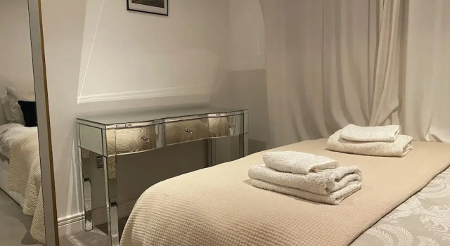 Cosy 2 Bedroom Royal Docks Apartment