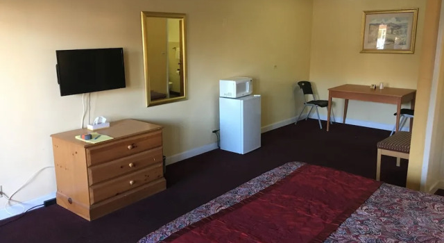 Двухместный номер Standard Midway Inn & Suites