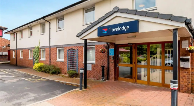 Travelodge Oldham, Забронировать Отель Чаддертон Олдем