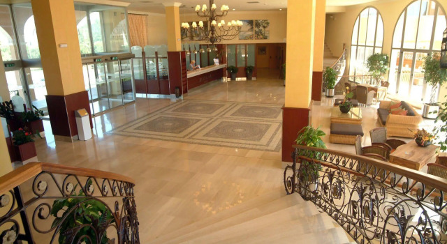 Ohtels La Hacienda, Забронировать Отель Вила-Сека 