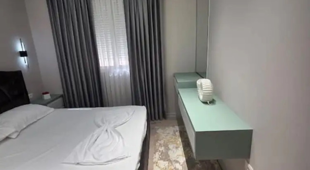 Sunny Beach Luxurious Apartment 2BR Stay, Rezerwuj Apartament Hotele w Durres County z parkingiem, Parking