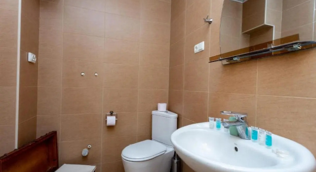 Cozy 2 Bedroom Apartment In The Center of Tbilisi, Забронировать Апартаменты/квартира Вера Тбилиси, рядом с Tеатр имени Марджанишвили