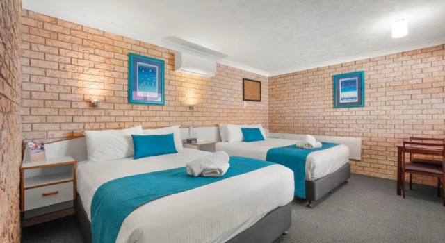 Четырёхместный номер Deluxe Kennedy Drive Boutique Motel & Nursery- Close To City Centre & Airport
